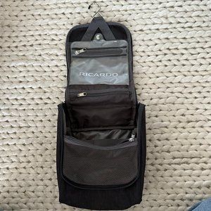Ricardo Travel Hanging Toiletry Bag